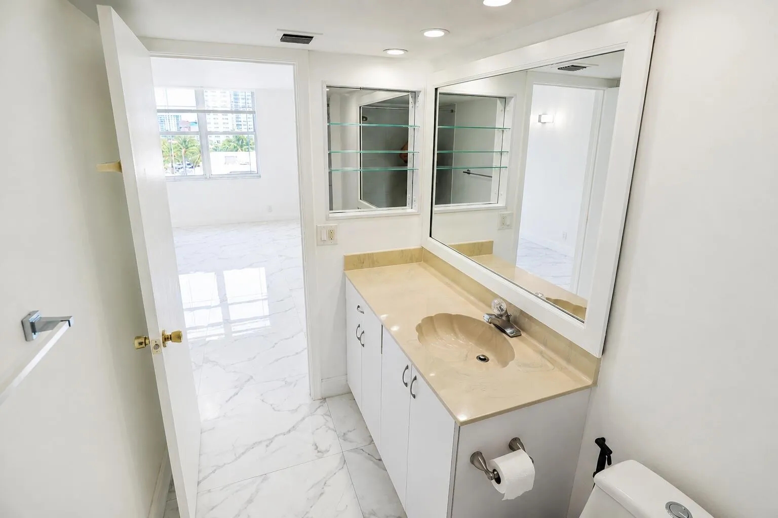 101 Briney Ave #401 34