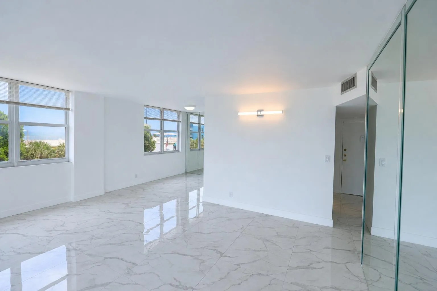 101 Briney Ave #401 38