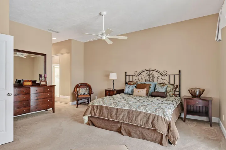 8081SEDoubleTreeDr(34)