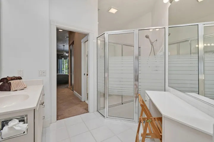 8081SEDoubleTreeDr(41)
