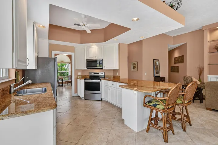 8081SEDoubleTreeDr(21)