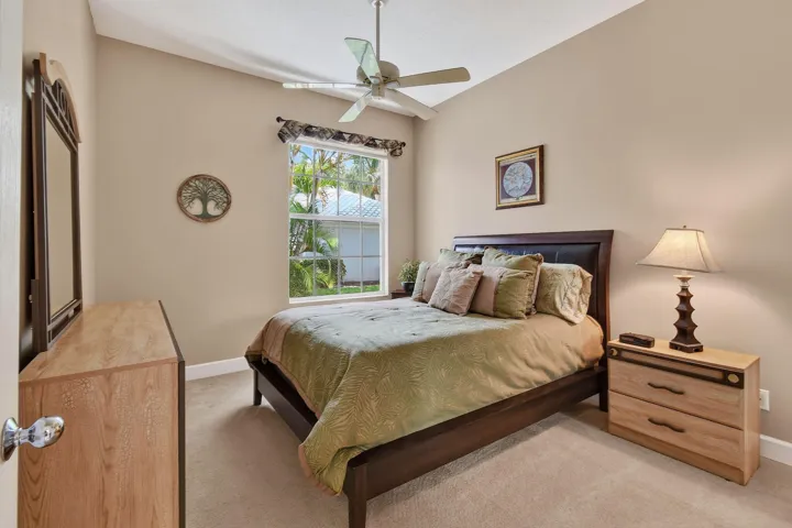 8081SEDoubleTreeDr(51)