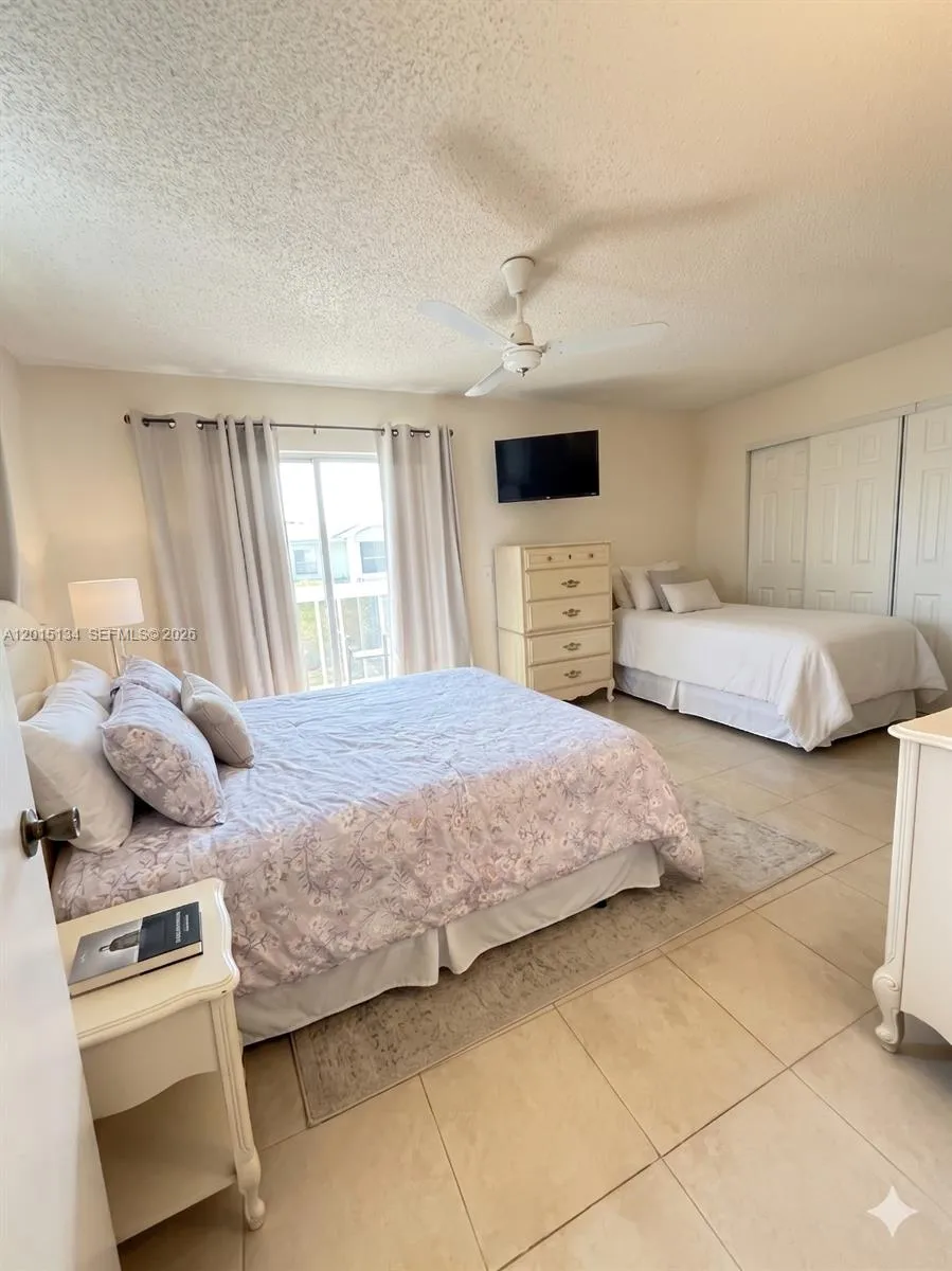2 beds