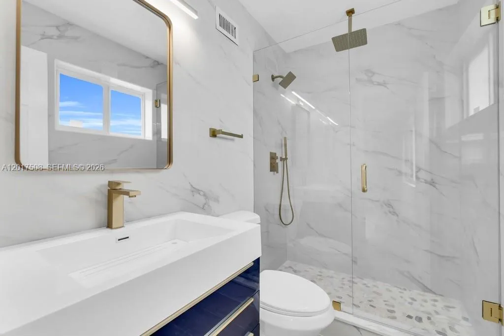 w/ Rainfall Shower head