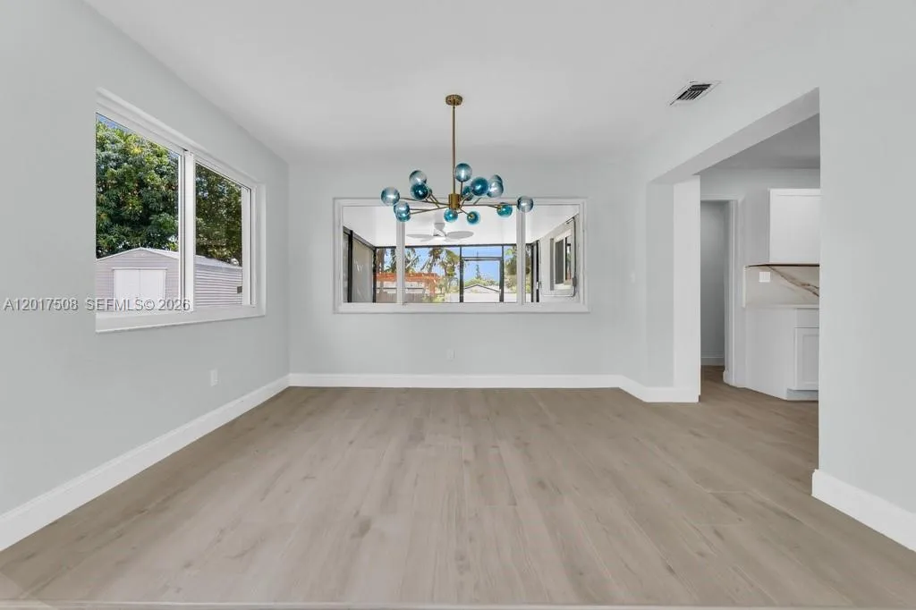 Spacious w/ modern lighting