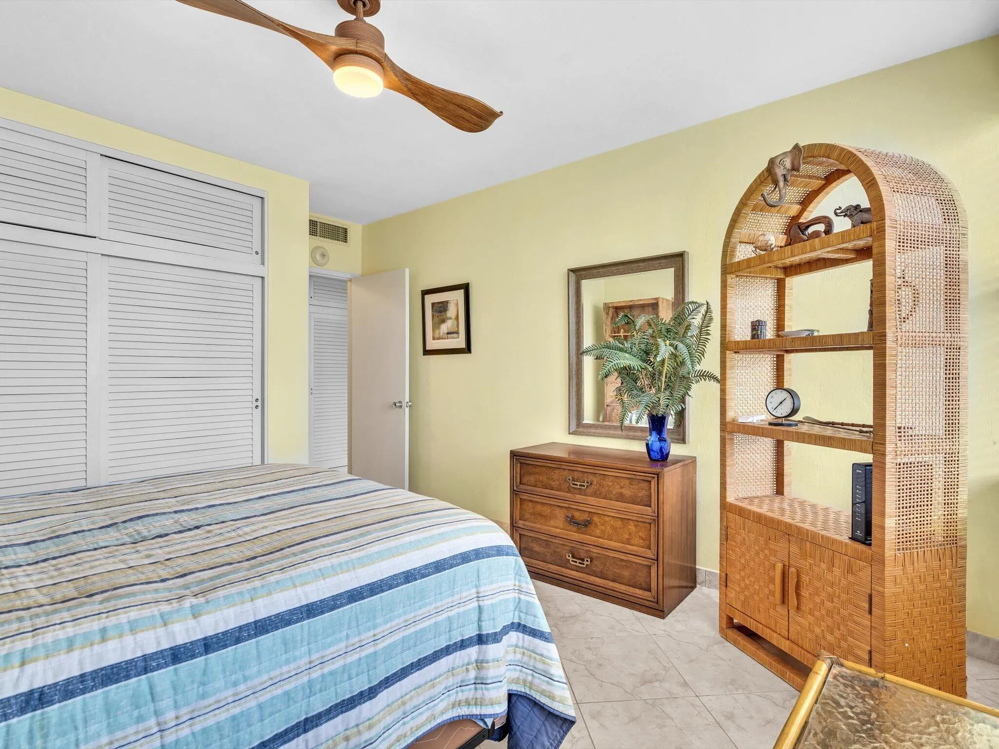 Guest ceiling fan