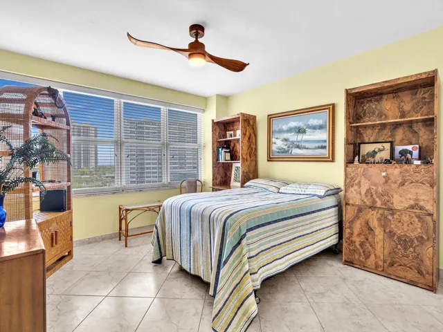 Guest bedroom