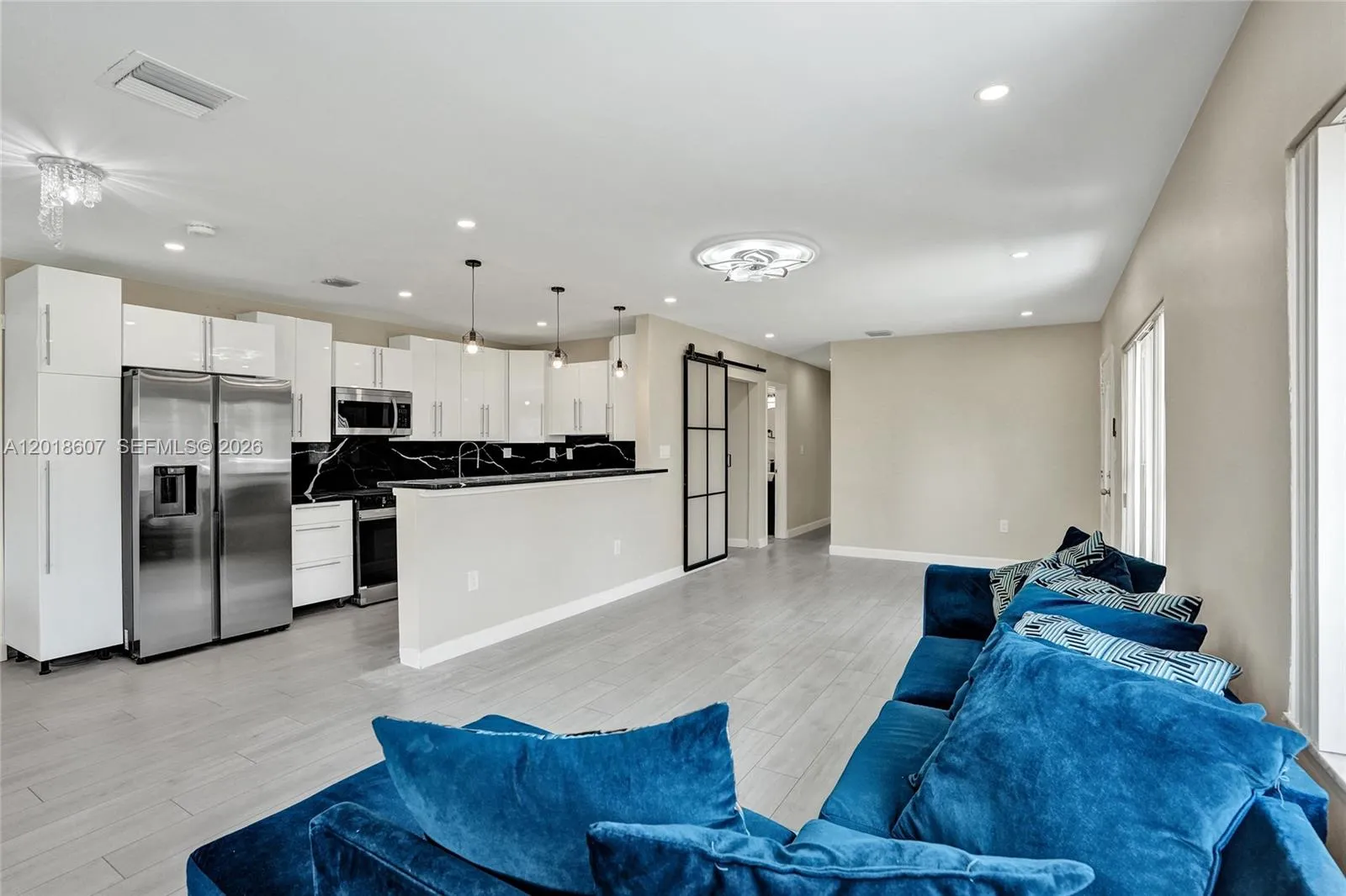 living/dining area