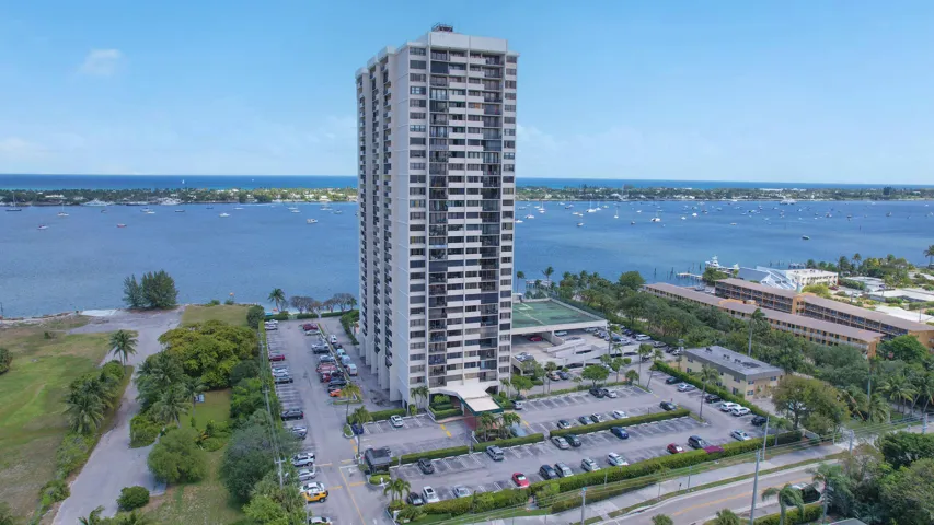5600 N. Flagler Dr. Apt. 1407 - 2