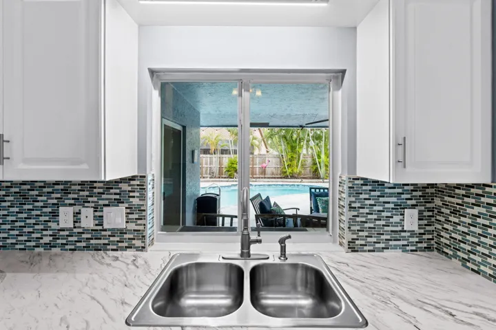 Kitchen View Pool