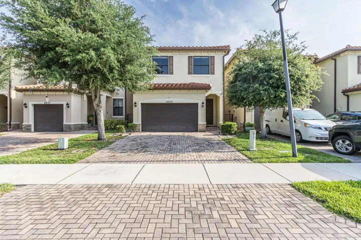 4635 NW 59th St