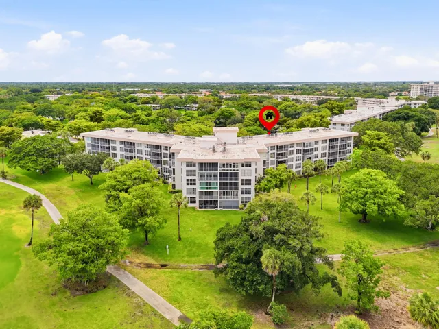 Welcome to 3800 Oaks Clubhouse Dr Bldg 70