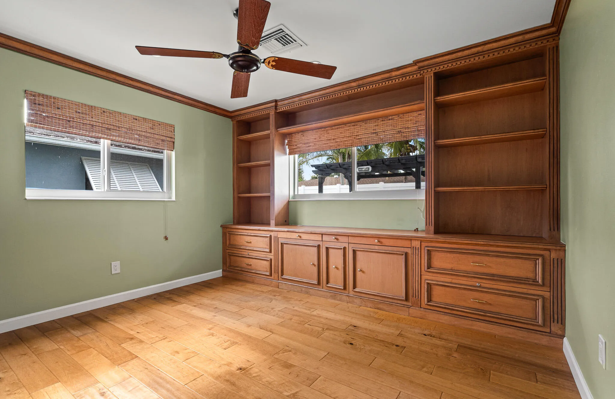 Bedroom 3 - office