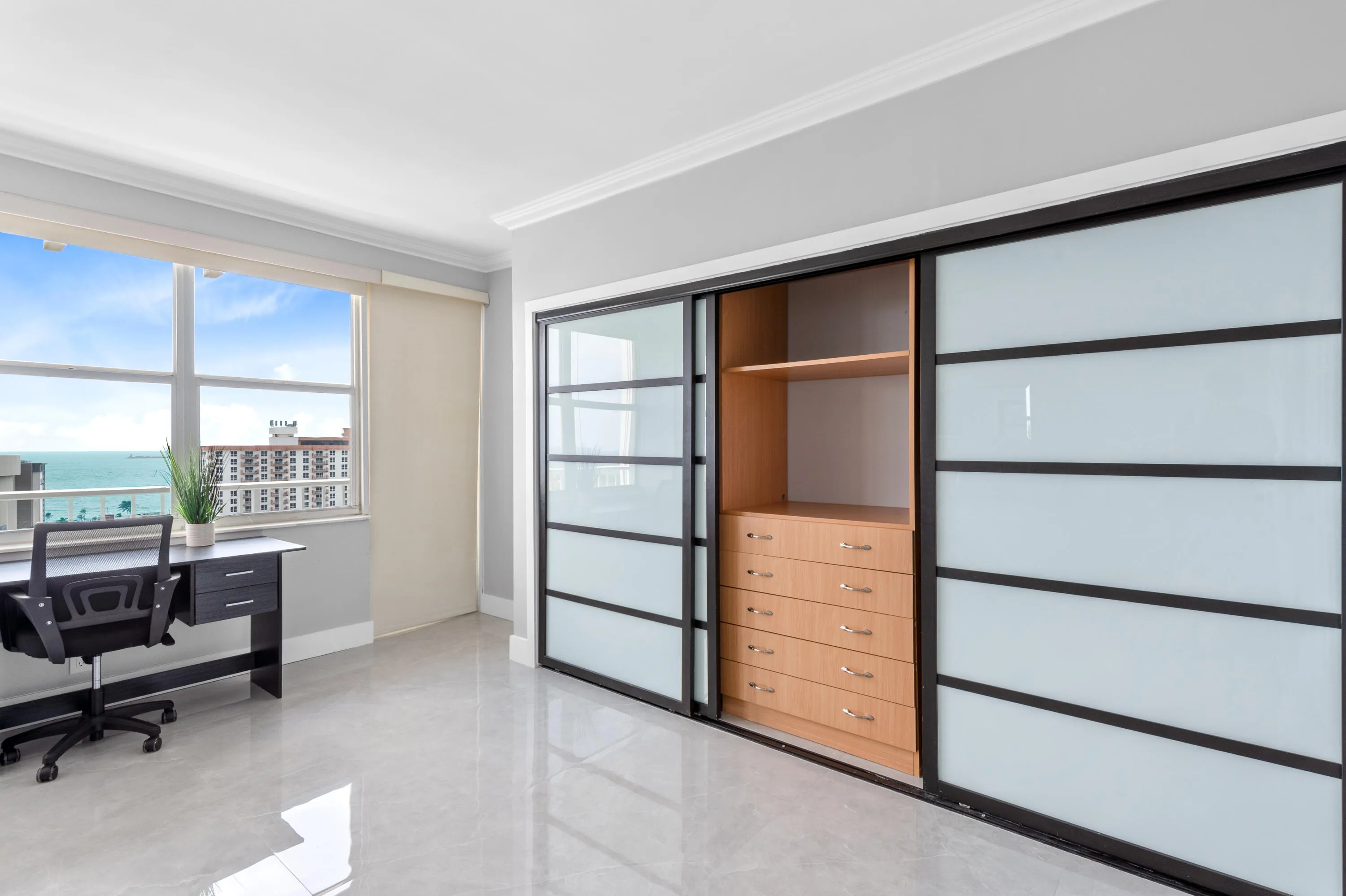 Bedroom closet and Ocean view