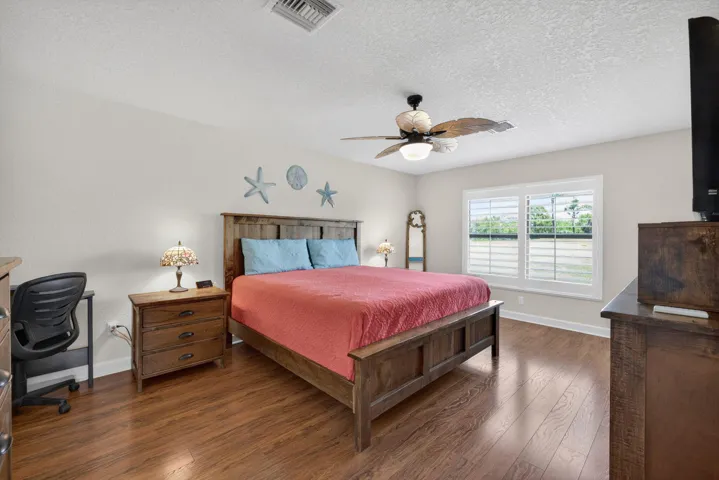 Primary suite