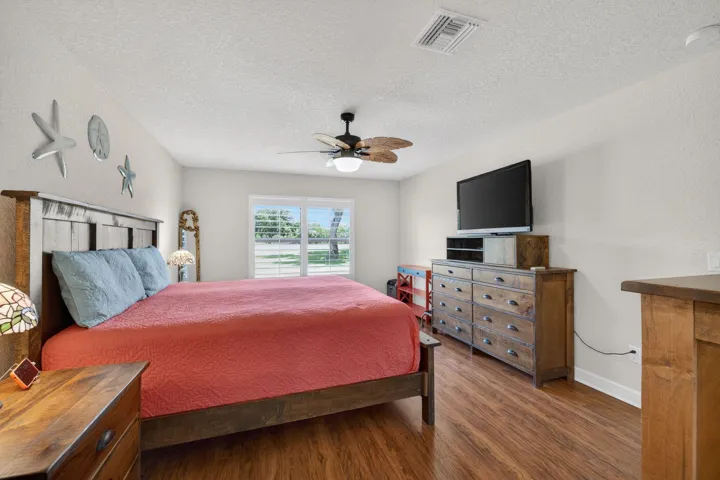 Primary suite