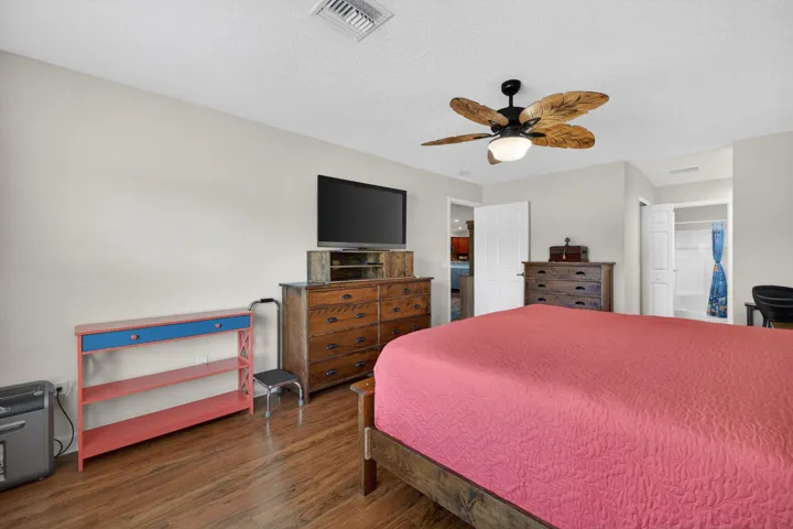 Primary suite