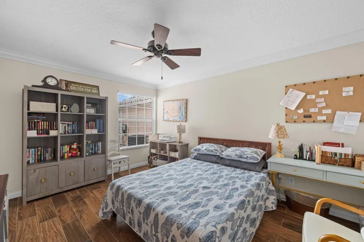 Guest bedroom