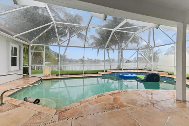 38 pool 01