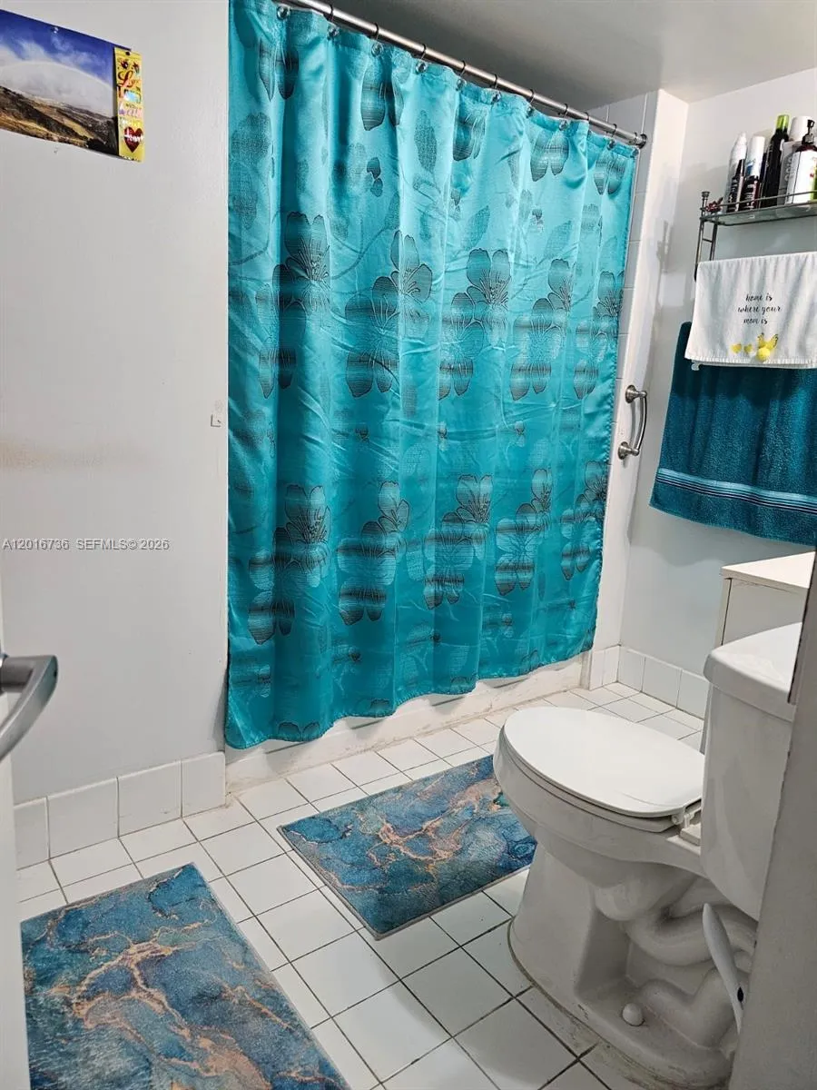 Main bedroom Bathroom
