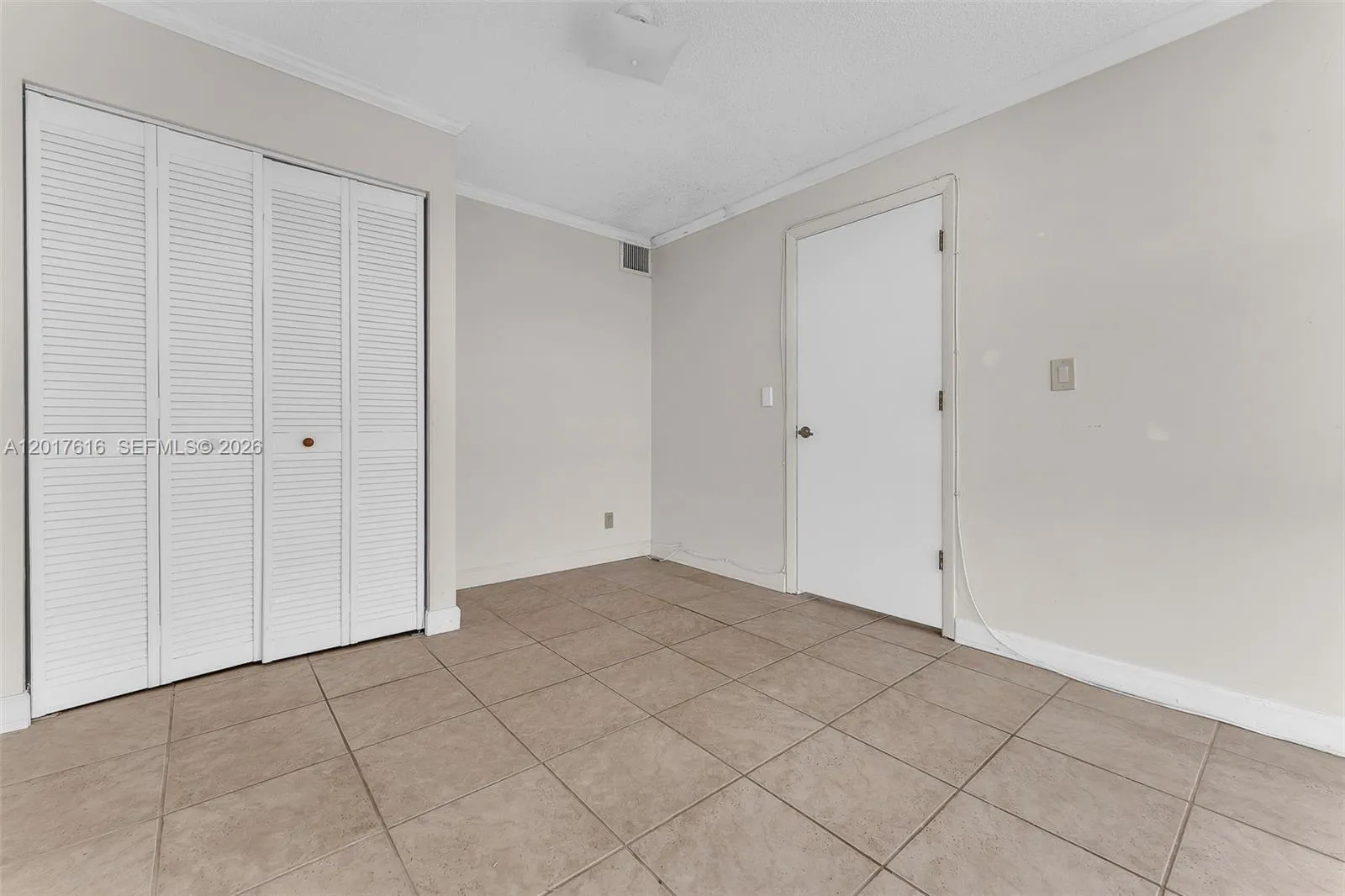 800 Parkview Drive, Unit #1007 - FOR SALE.Three Islands, Hallandale Beach, FL 33009. Florida. Oceanview Park Condominium.