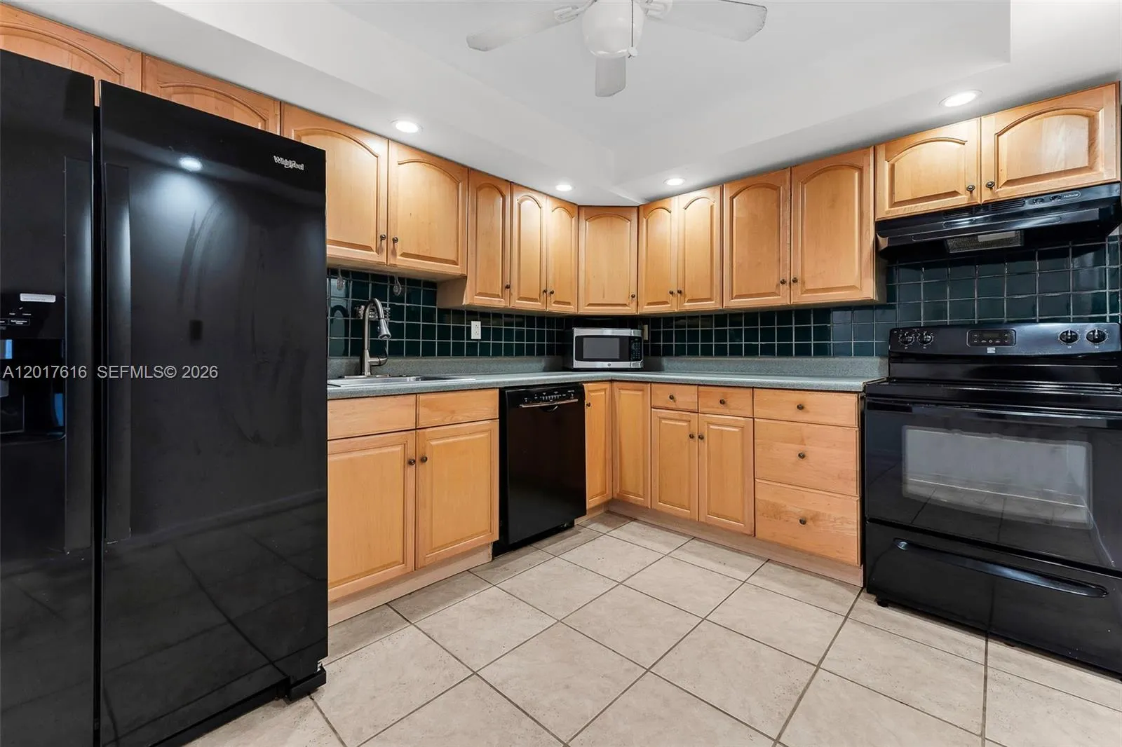 800 Parkview Drive, Unit #1007 - FOR SALE.Three Islands, Hallandale Beach, FL 33009. Florida. Oceanview Park Condominium.