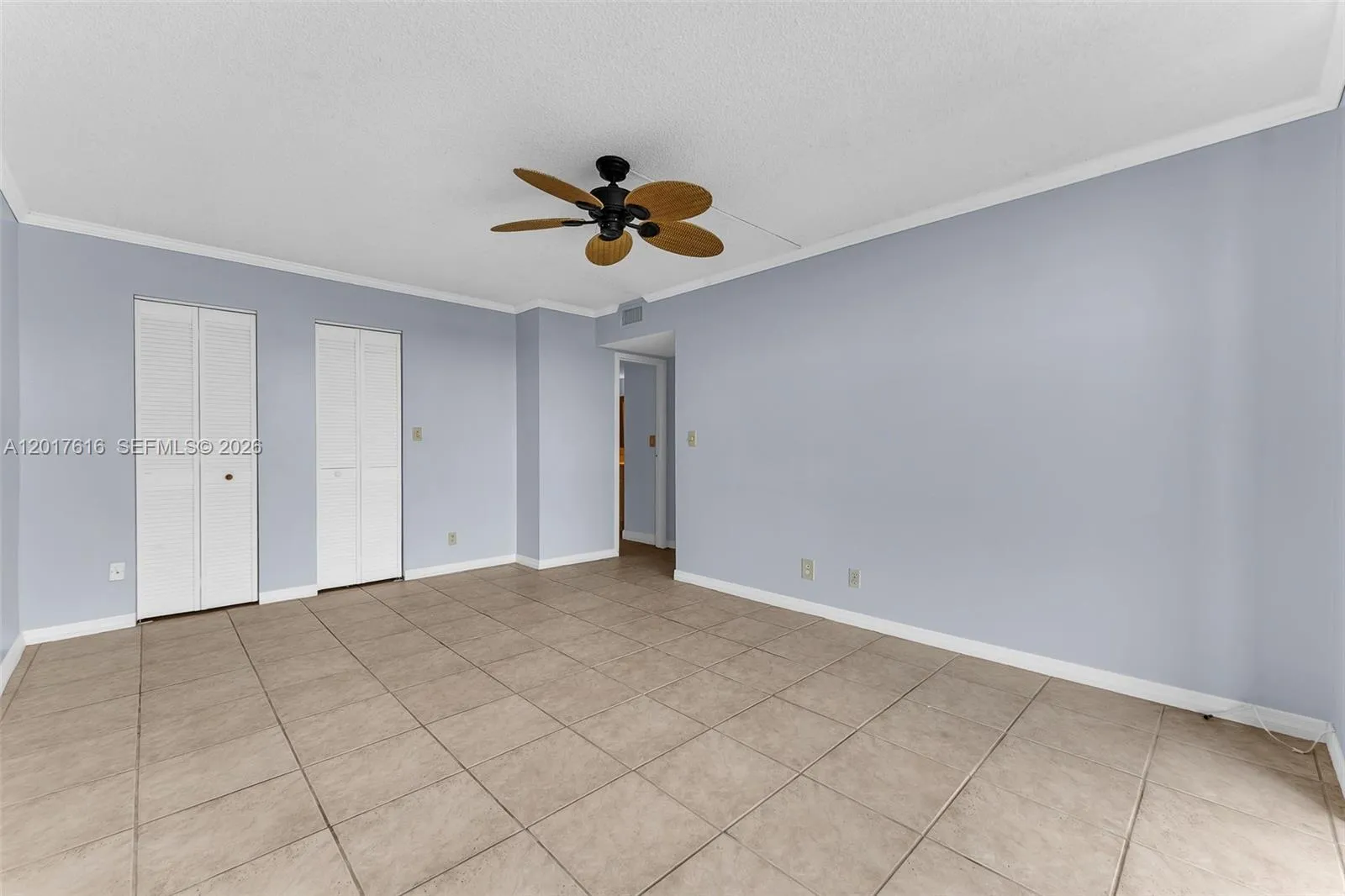 800 Parkview Drive, Unit #1007 - FOR SALE.Three Islands, Hallandale Beach, FL 33009. Florida. Oceanview Park Condominium.