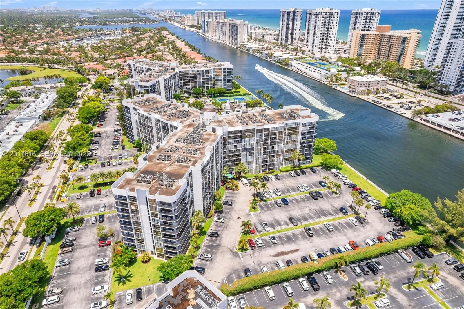 800 Parkview Drive, Unit #1007 - FOR SALE.Three Islands, Hallandale Beach, FL 33009. Florida. Oceanview Park Condominium.