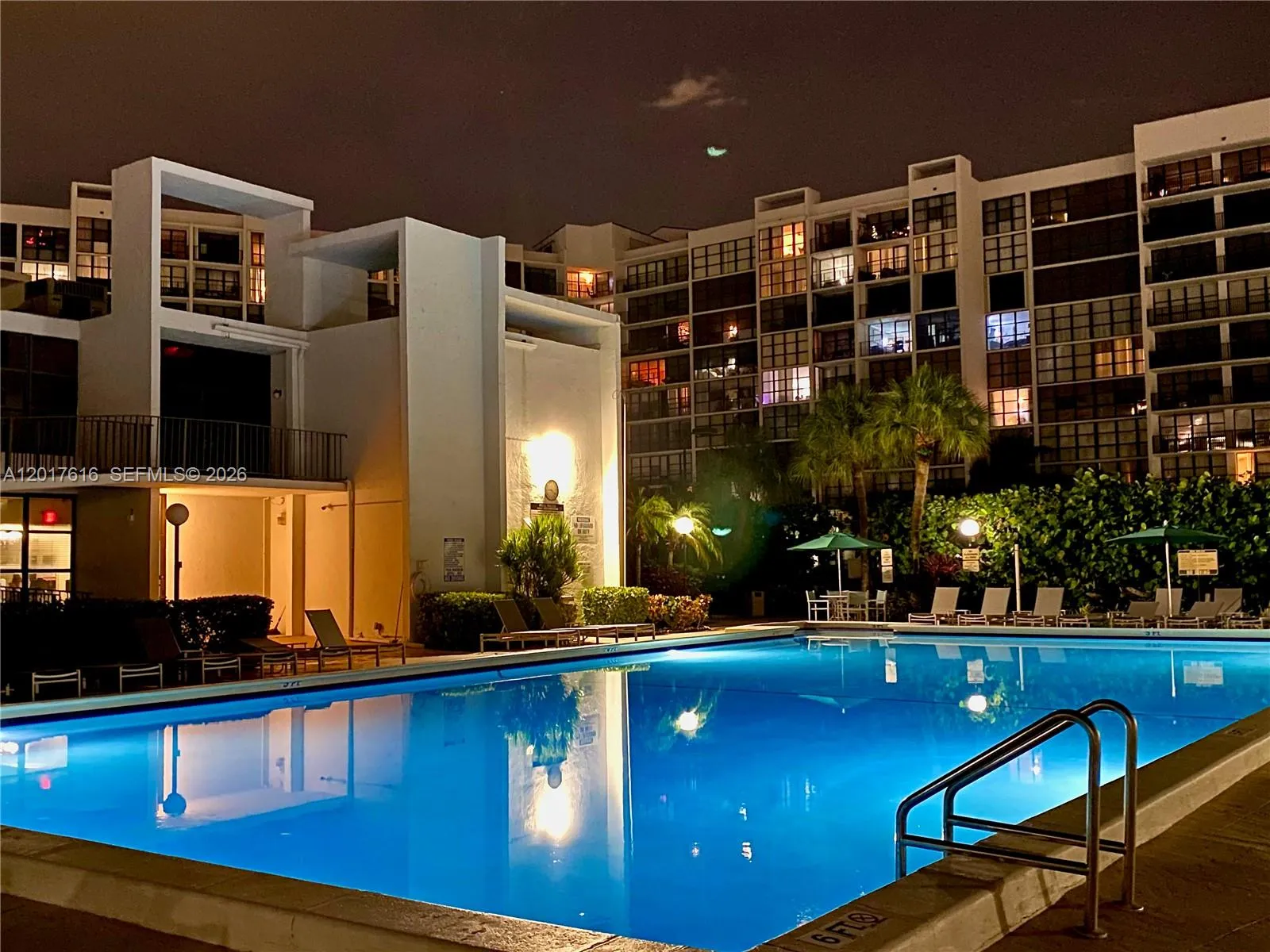 800 Parkview Drive, Unit #1007 - FOR SALE.Three Islands, Hallandale Beach, FL 33009. Florida. Oceanview Park Condominium.