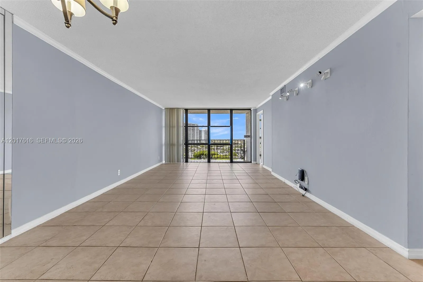 800 Parkview Drive, Unit #1007 - FOR SALE.Three Islands, Hallandale Beach, FL 33009. Florida. Oceanview Park Condominium.