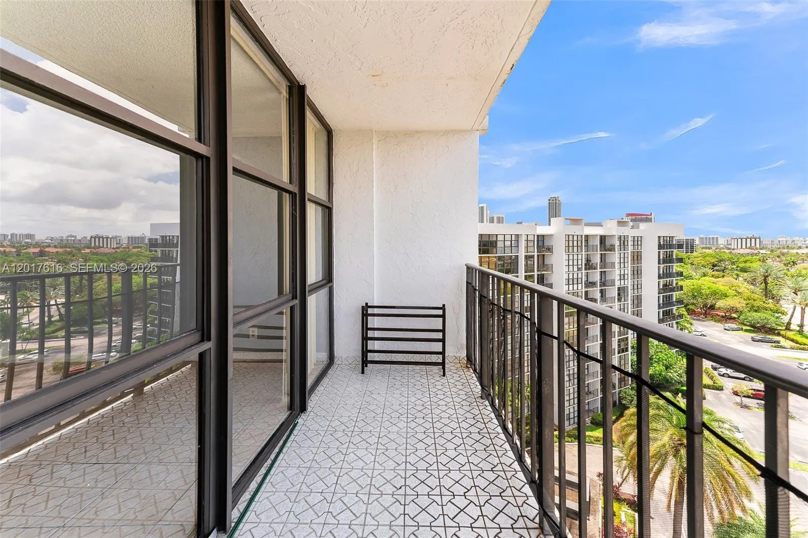 800 Parkview Drive, Unit #1007 - FOR SALE.Three Islands, Hallandale Beach, FL 33009. Florida. Oceanview Park Condominium.