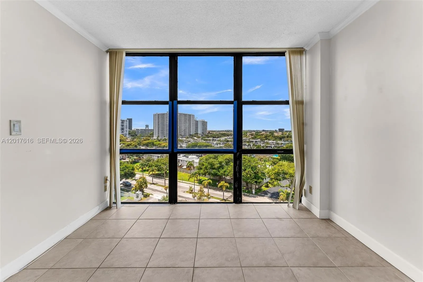 800 Parkview Drive, Unit #1007 - FOR SALE.Three Islands, Hallandale Beach, FL 33009. Florida. Oceanview Park Condominium.