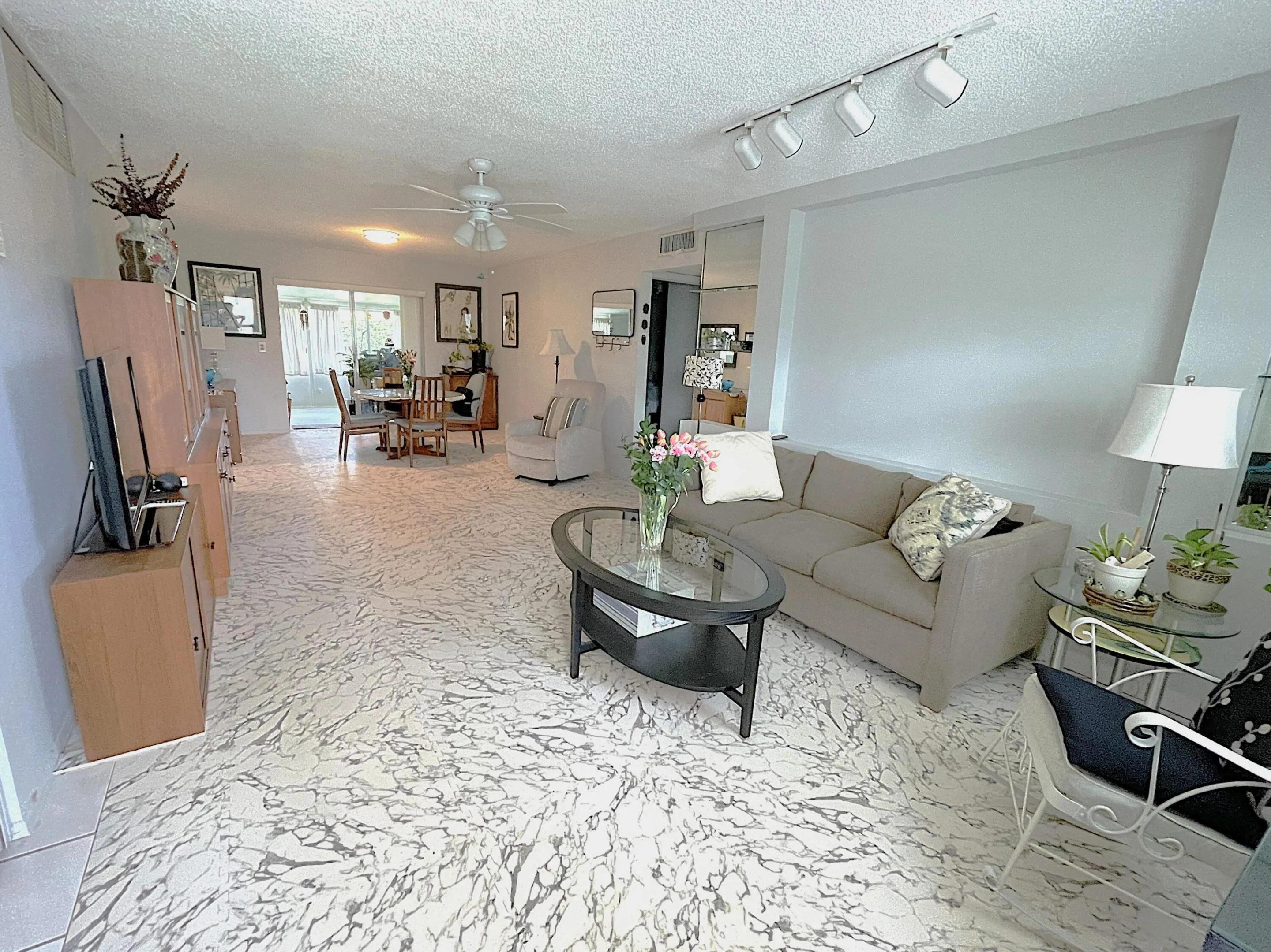 Living Room to Florida Room