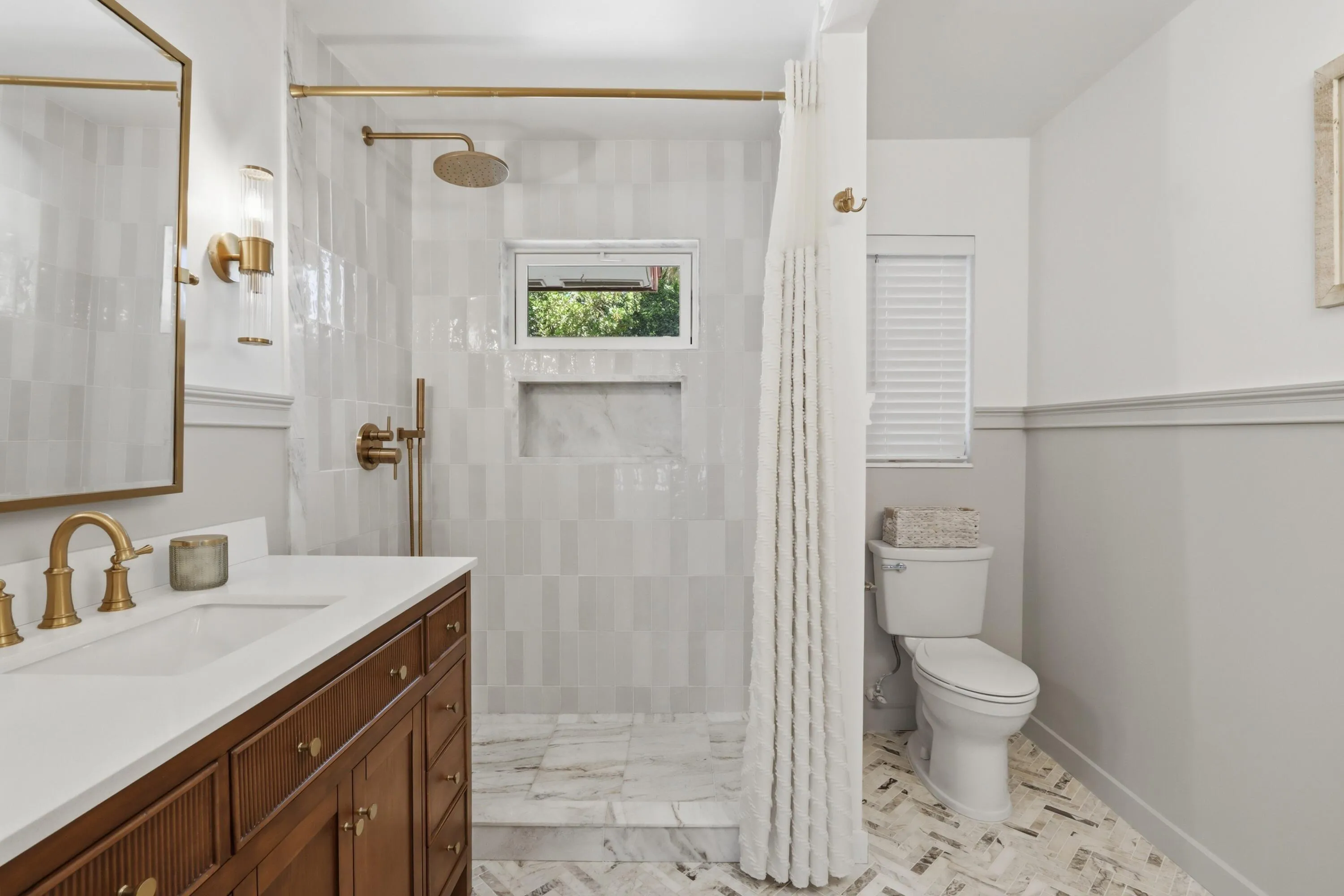 021-002-Bathroom-4200x2800