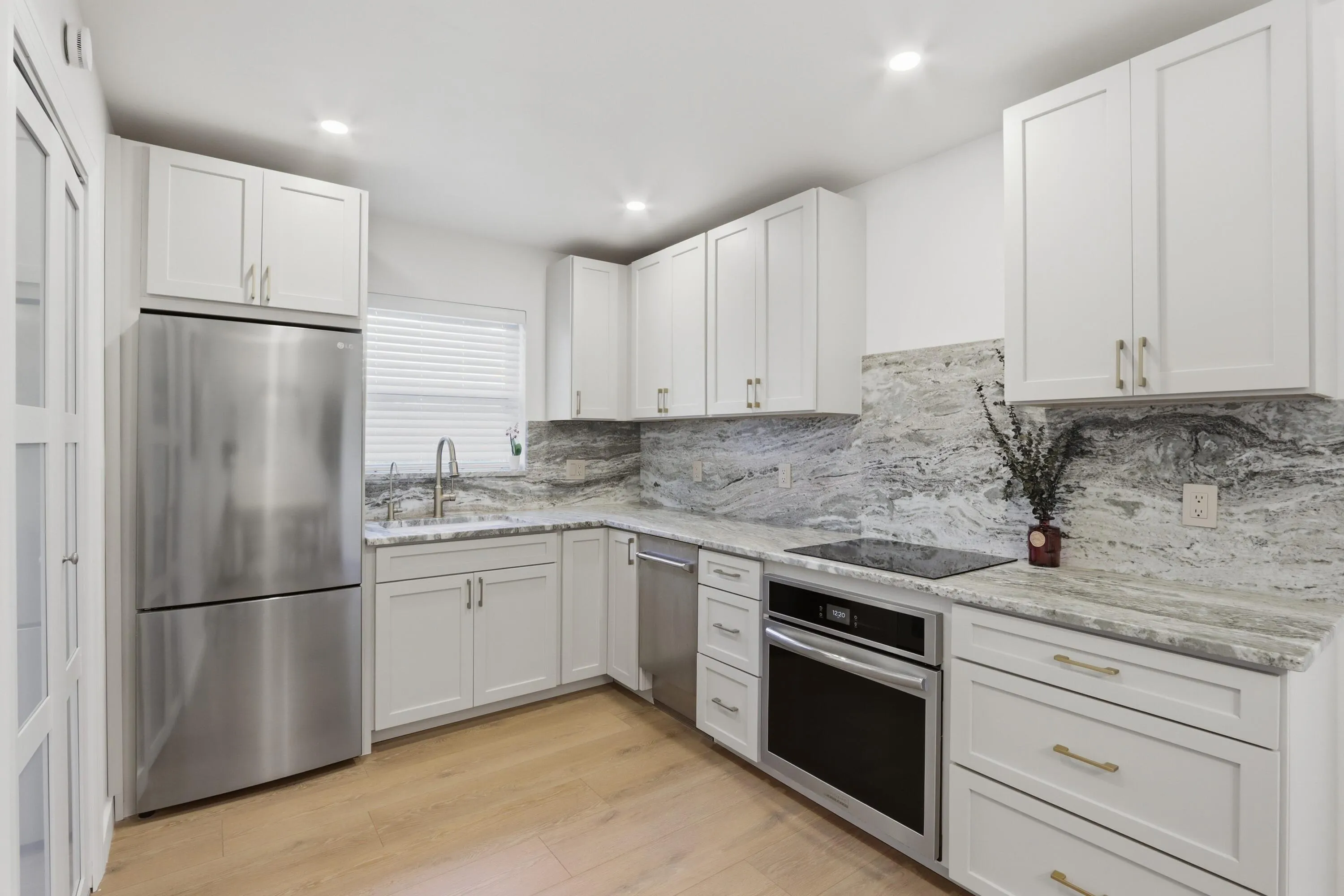 009-007-Kitchen-4200x2800