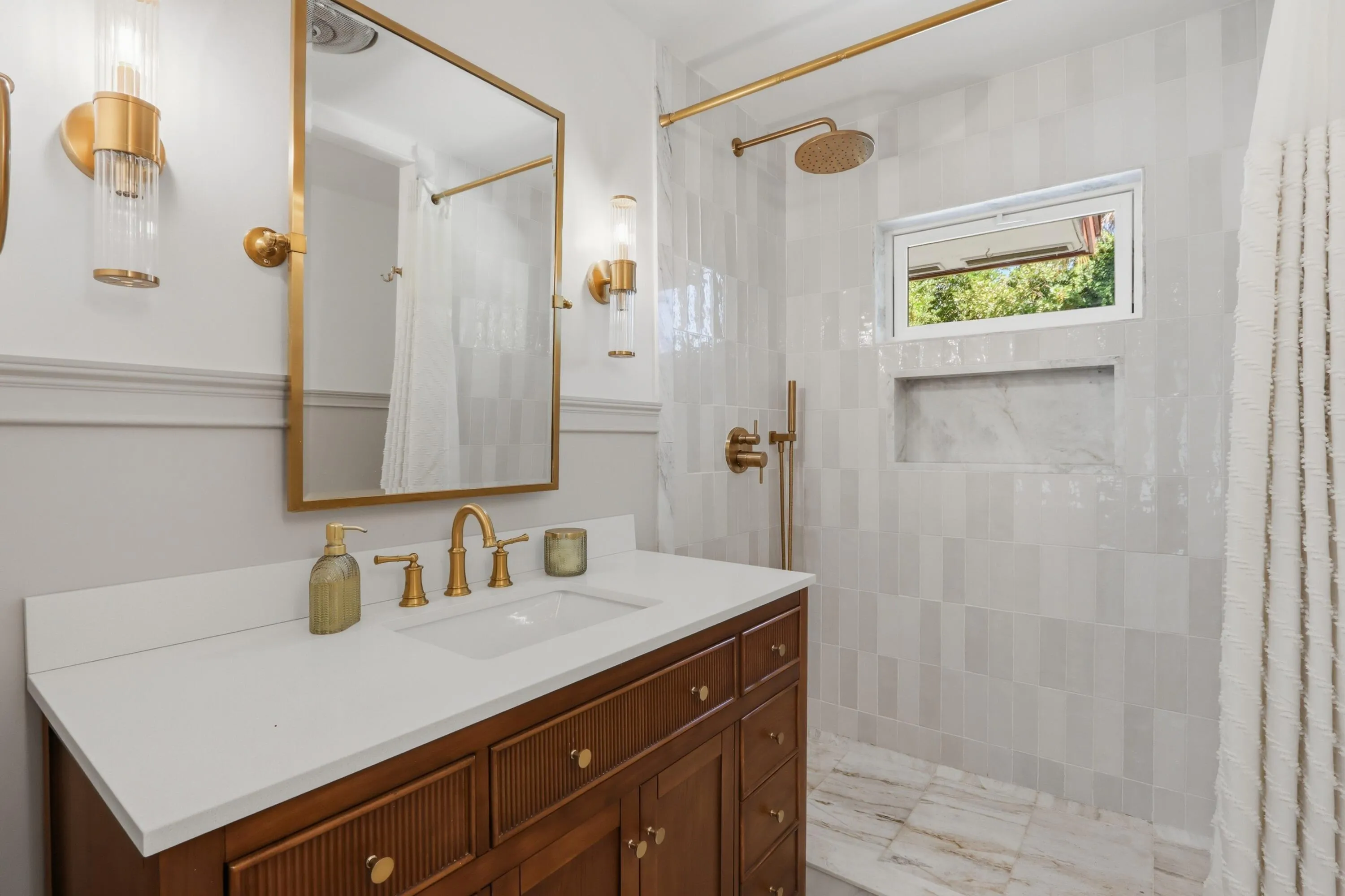 022-001-Bathroom-4200x2800