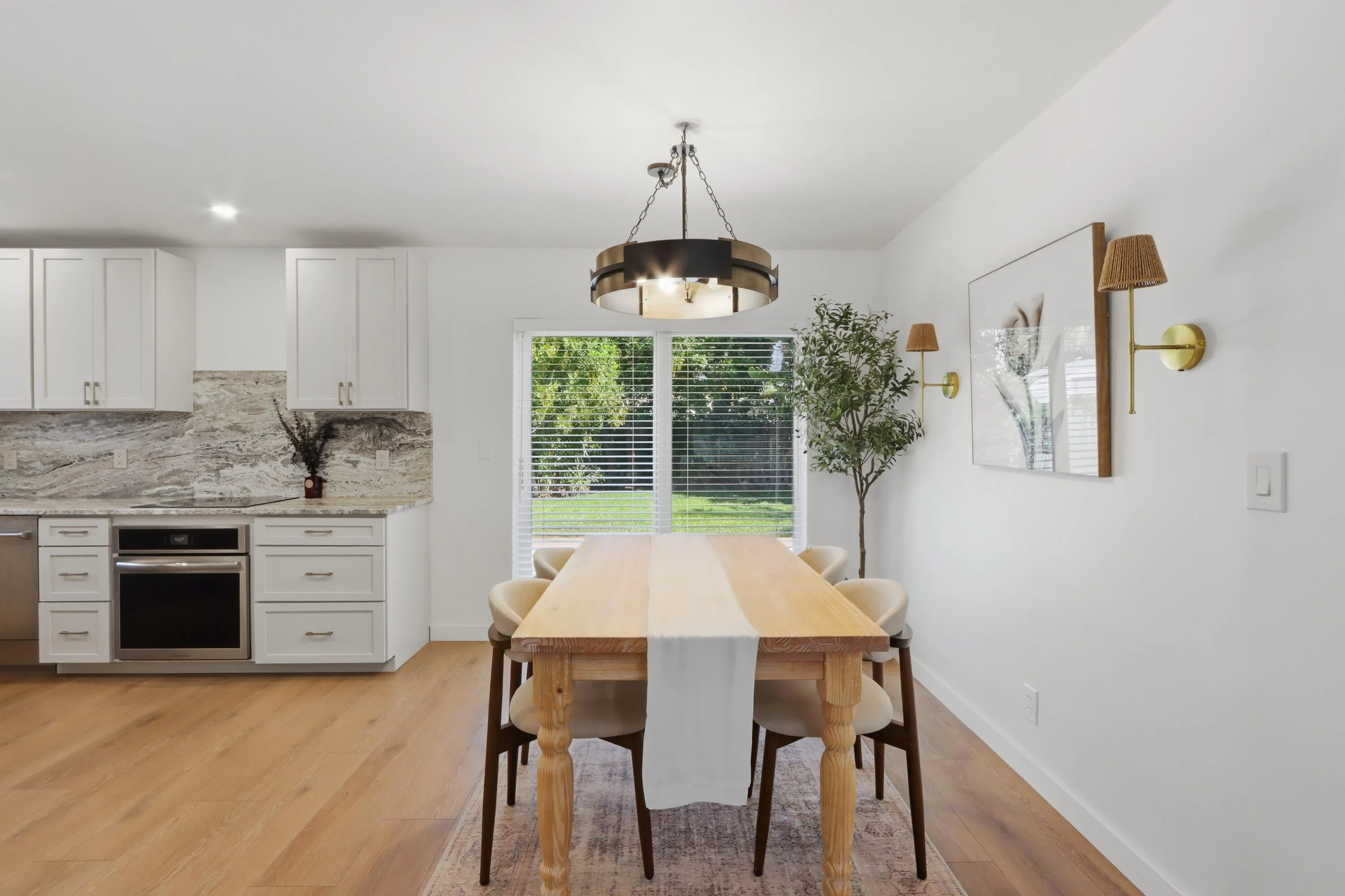 015-028-Dining Area-4200x2800
