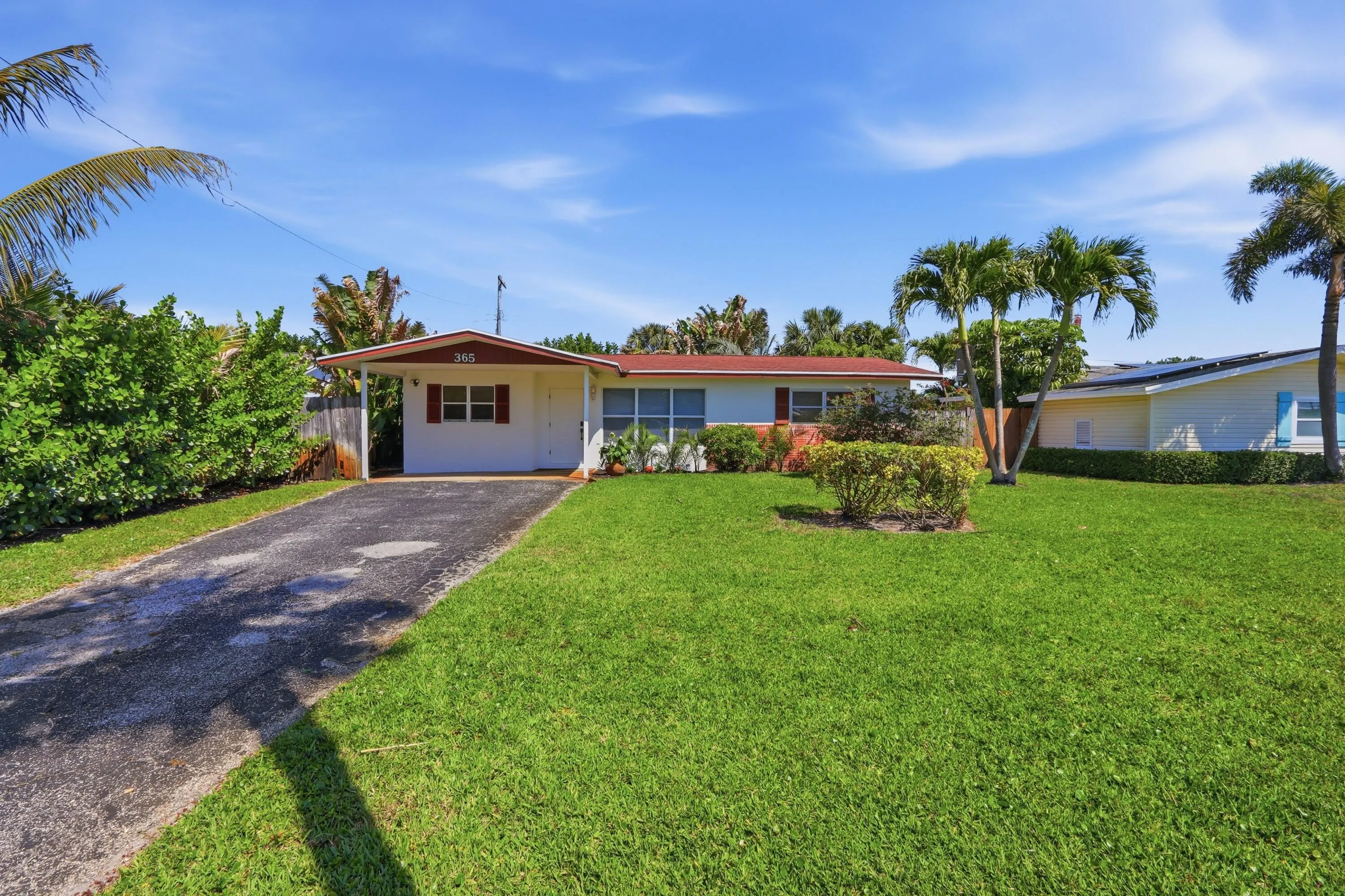 003-027-Front Exterior-4200x2800