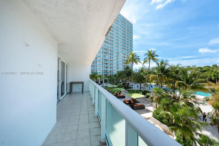 balcony view (wrap around)