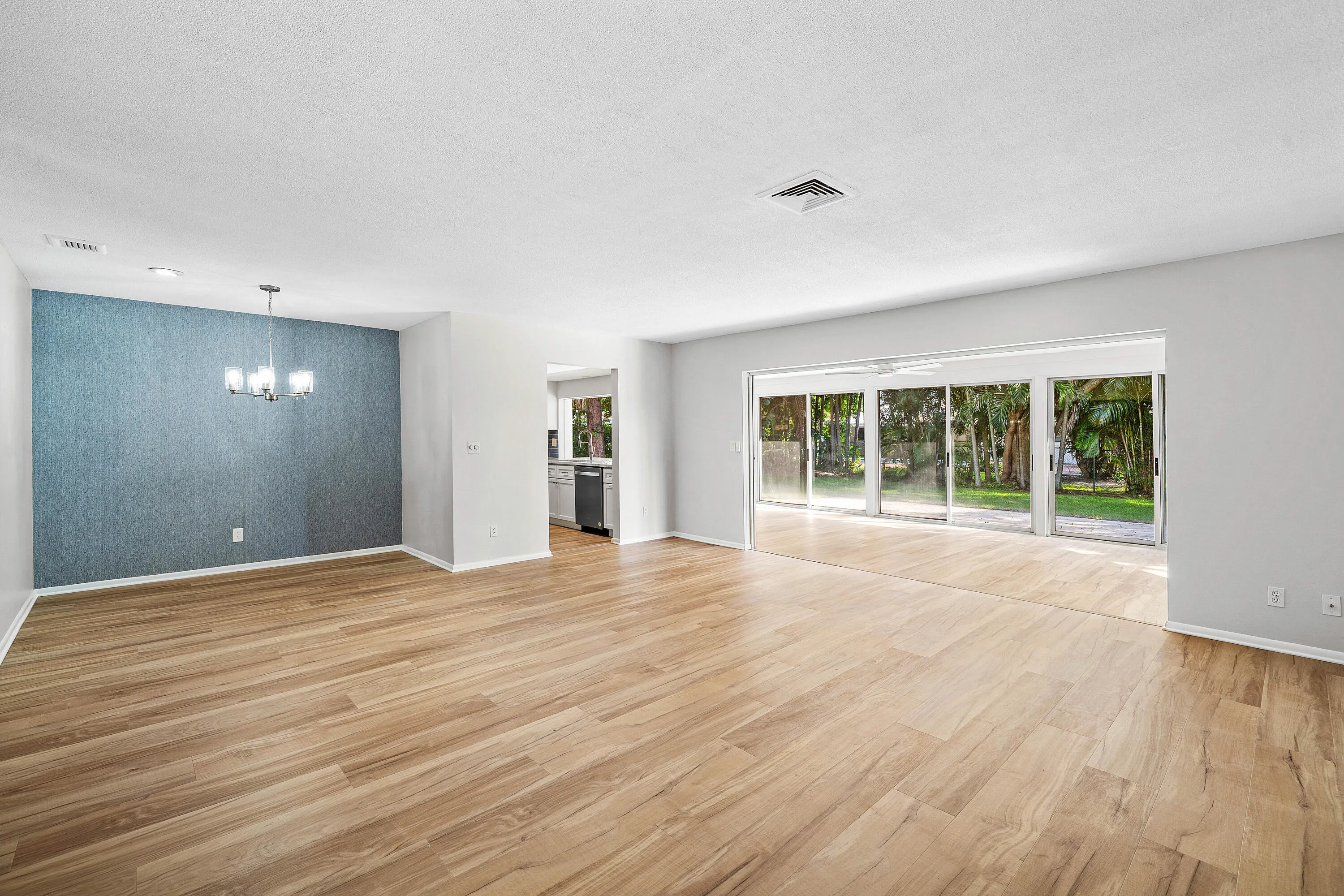 009-433PineVillaDrive-Atlantis-FL-33462-