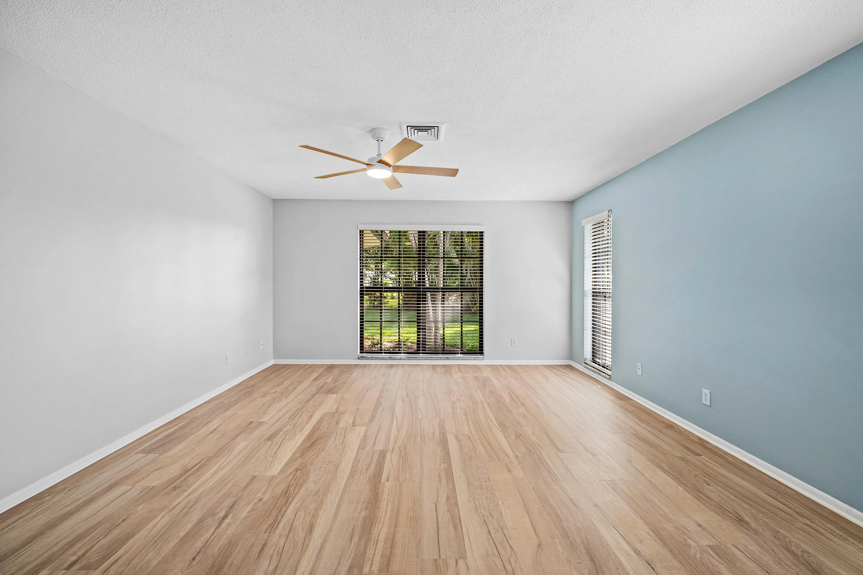 028-433PineVillaDrive-Atlantis-FL-33462-