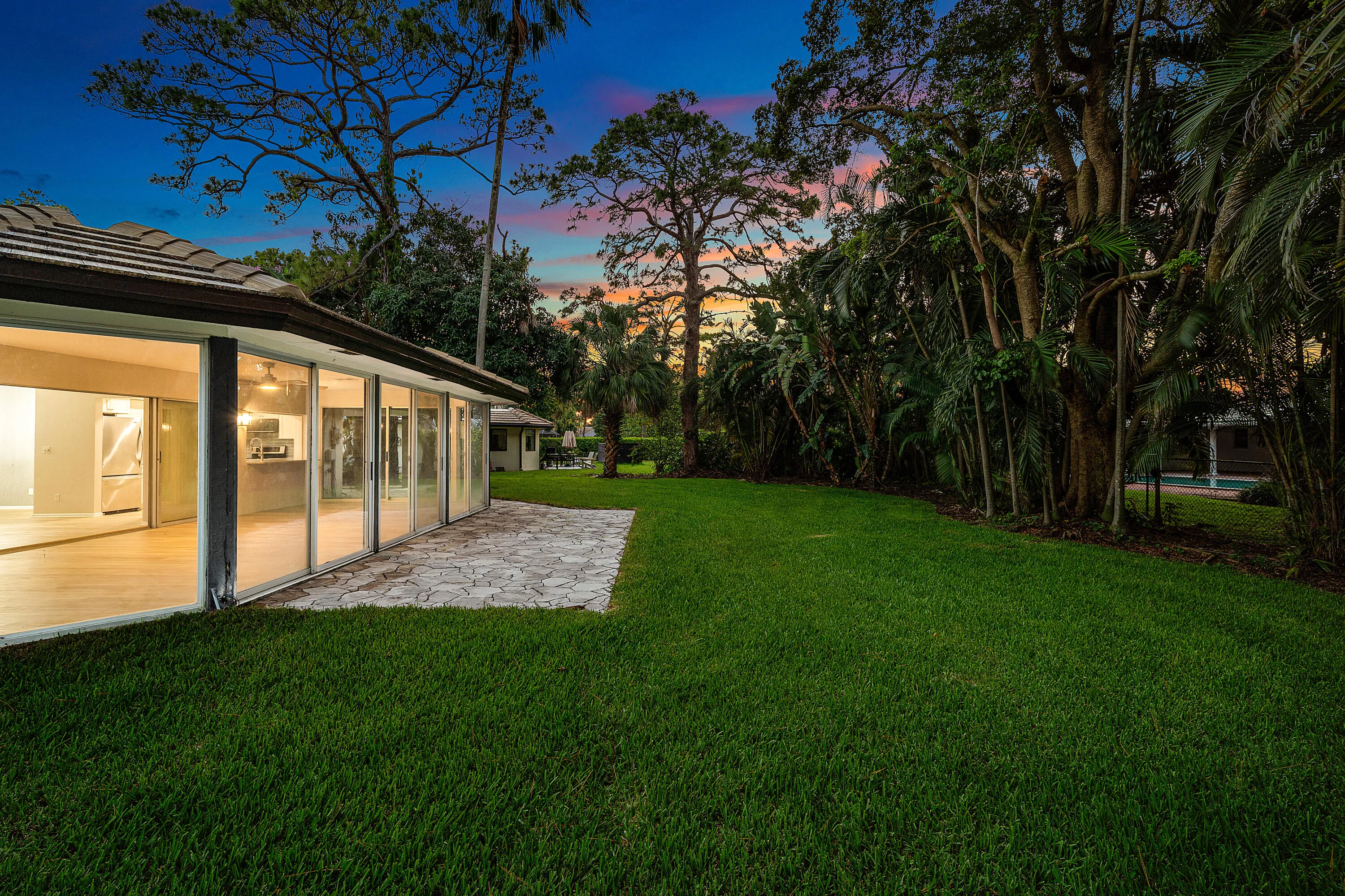 065-433PineVillaDrive-Atlantis-FL-33462-