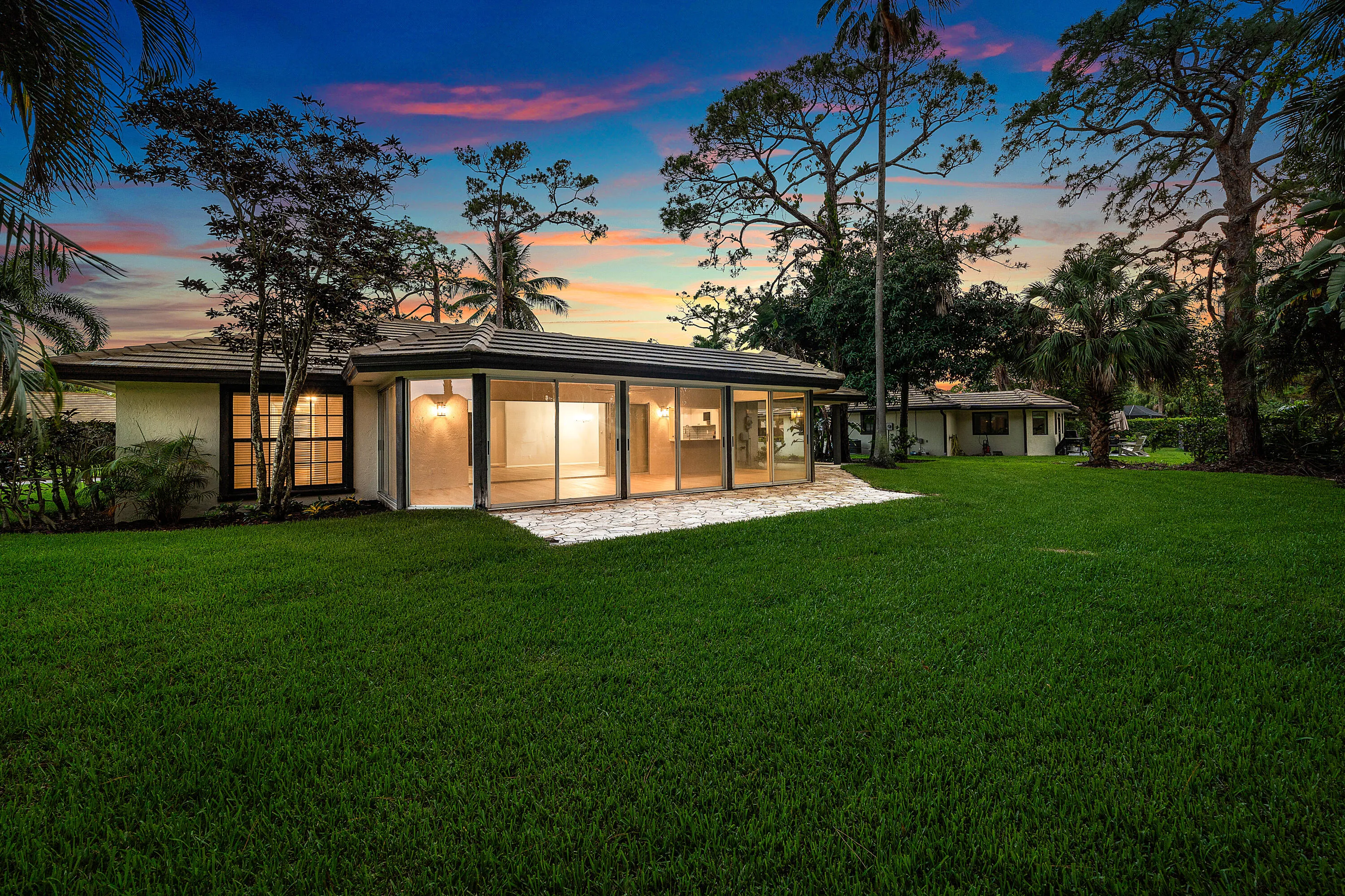 064-433PineVillaDrive-Atlantis-FL-33462-