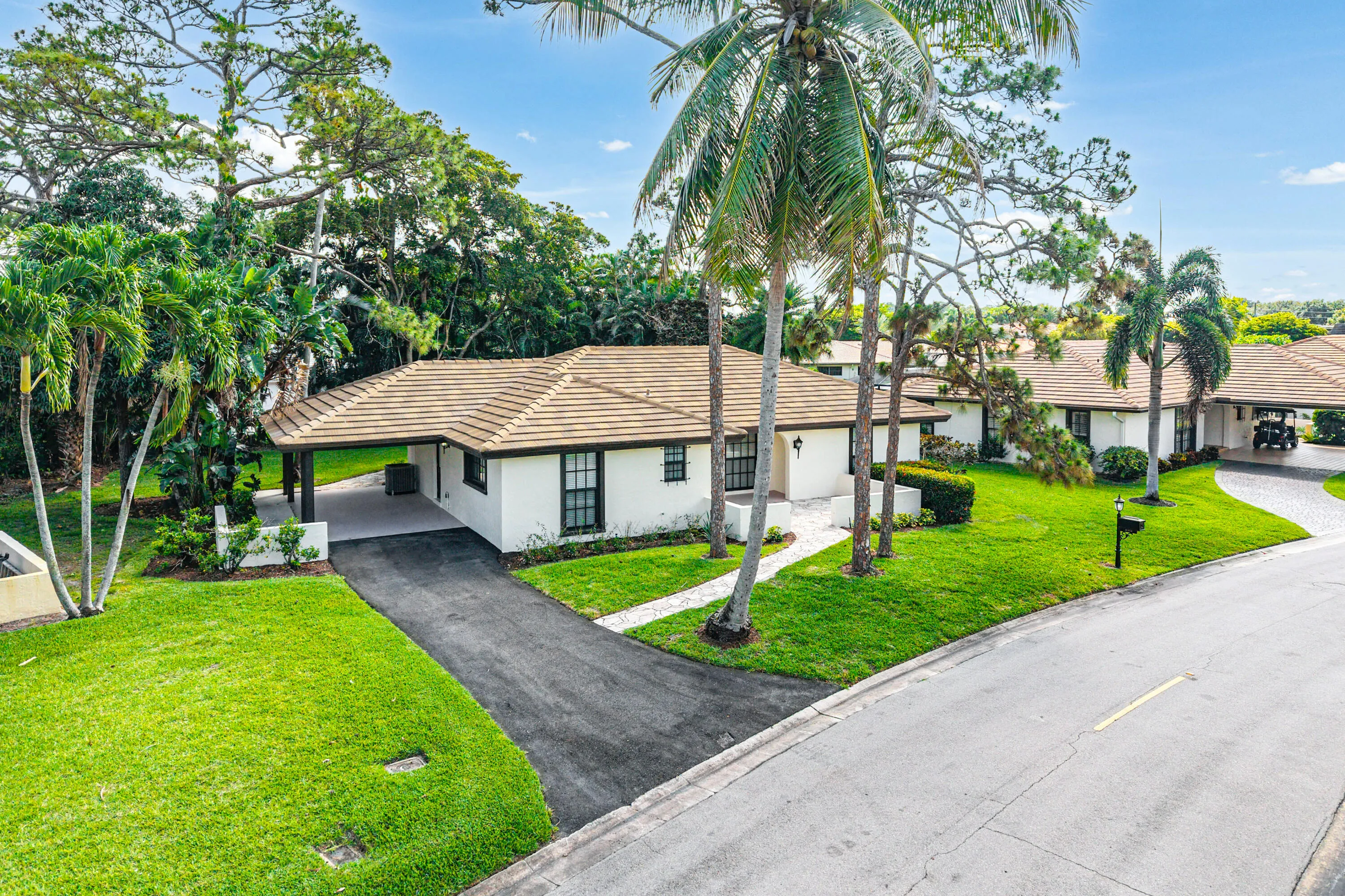 045-433PineVillaDrive-Atlantis-FL-33462-