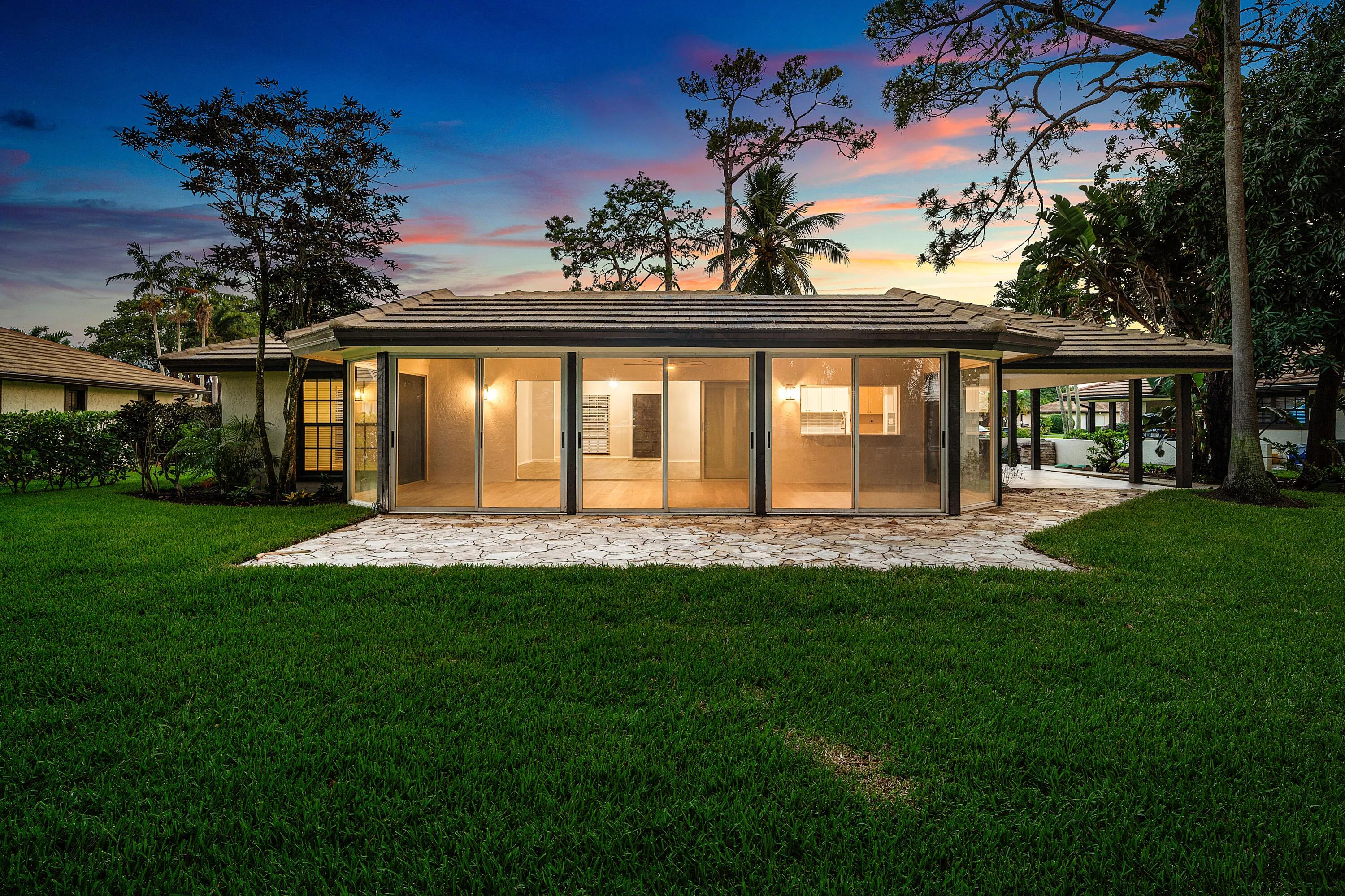 063-433PineVillaDrive-Atlantis-FL-33462-
