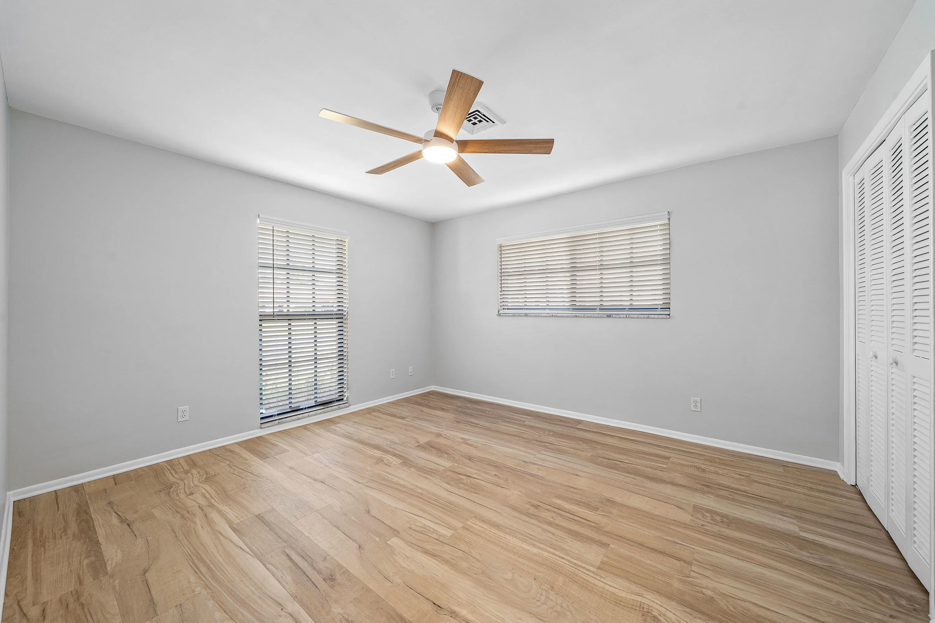 035-433PineVillaDrive-Atlantis-FL-33462-