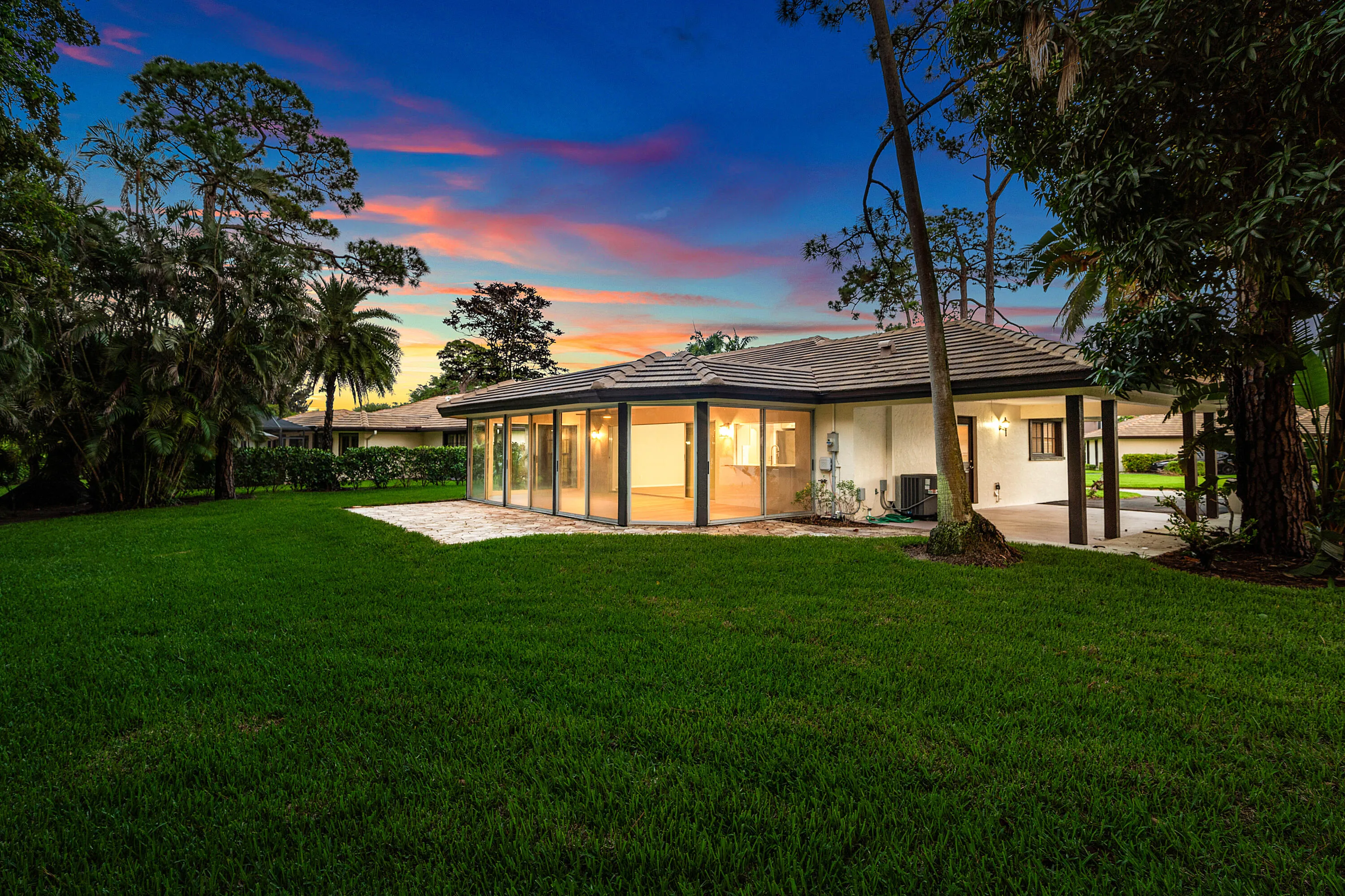 067-433PineVillaDrive-Atlantis-FL-33462-