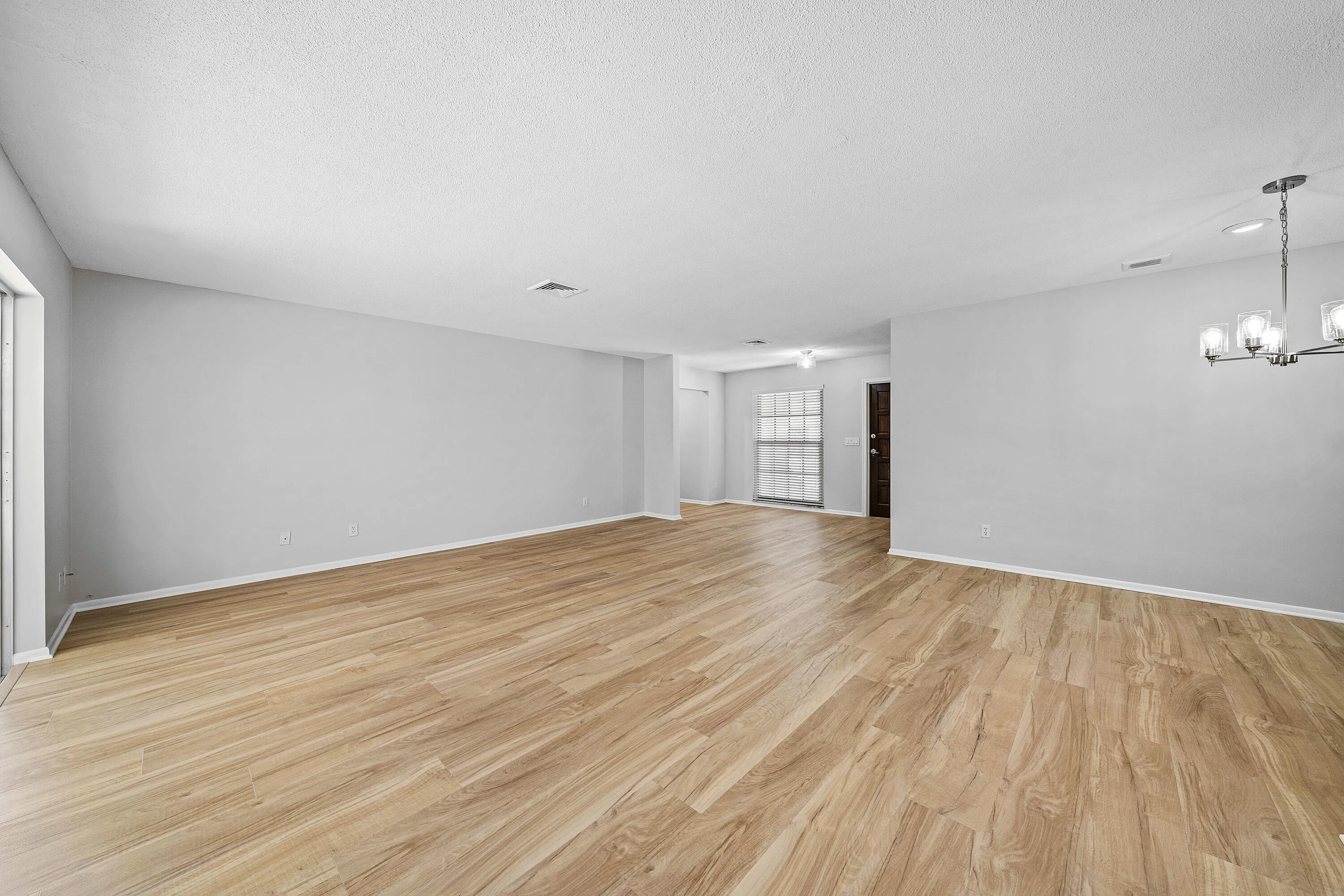011-433PineVillaDrive-Atlantis-FL-33462-