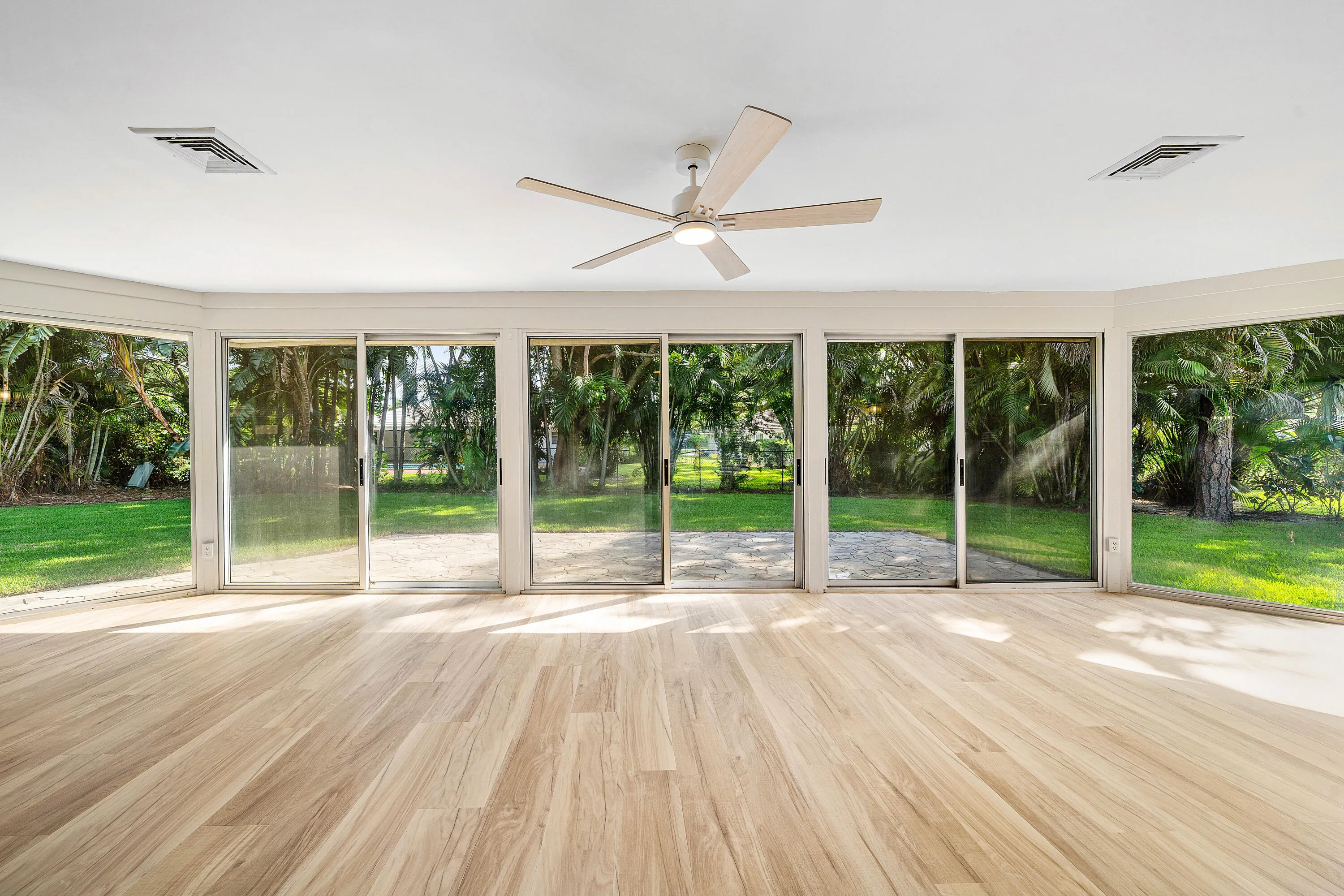 014-433PineVillaDrive-Atlantis-FL-33462-