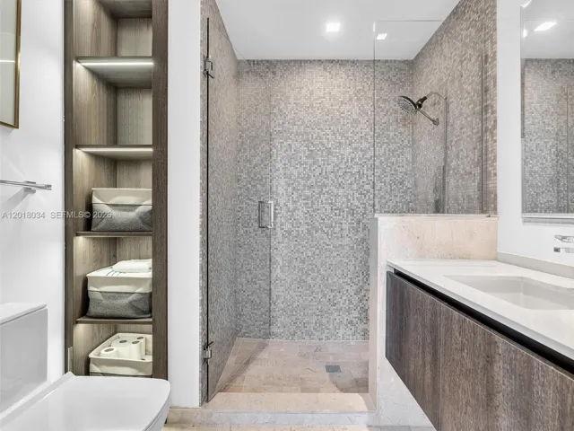2nd Bathroom